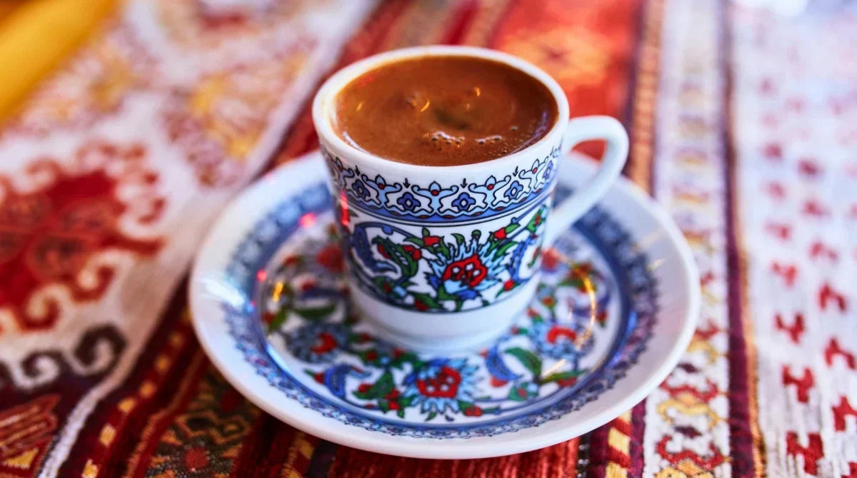 BOL KÖPÜKLÜ TÜRK KAHVESİ NASIL YAPILIR?