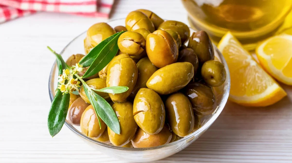 RAMAZAN'DA ORUCU ZEYTİNLE AÇMANIN ÖNEMİ VE SAĞLIKLI BESLENME ÖNERİLERİ